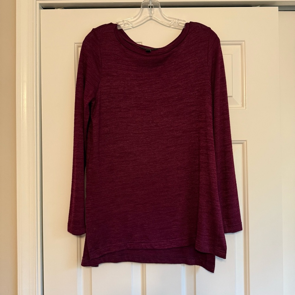 Banana Republic Women's Burgundy Long Sleeve Top Tunic long Hem Split Super soft